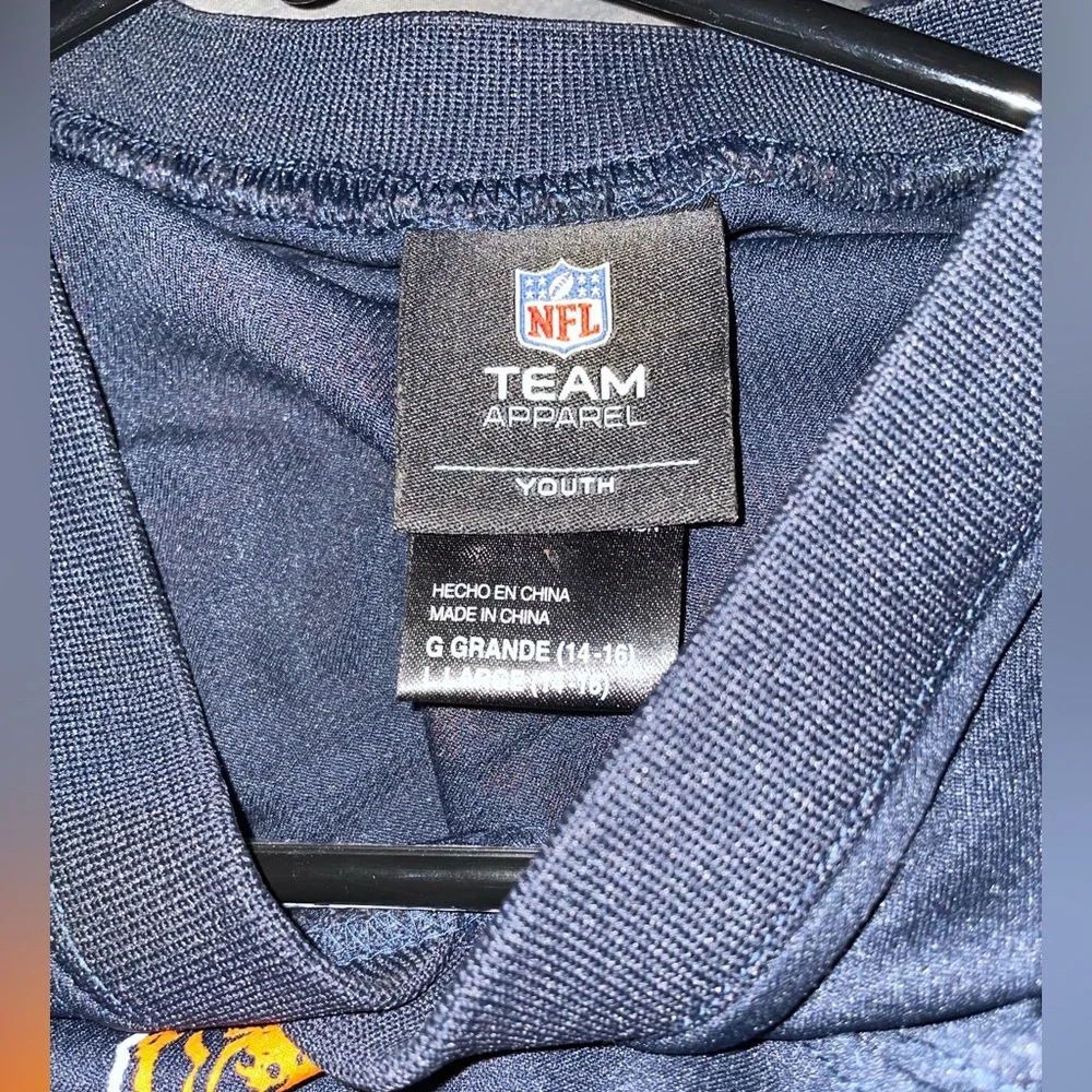 1 jacket 2 jersey’s - Picture 3 of 14